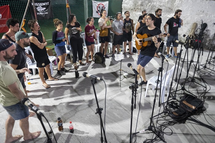Ensayo de La Mojigata en el Club Capurro. (archivo, enero de 2025) · Foto: Alessandro Maradei