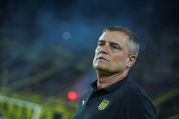 Foto principal del artículo 'Diego Aguirre: “No tengo dudas con el equipo titular”' · Foto: Gianni Schiaffarino