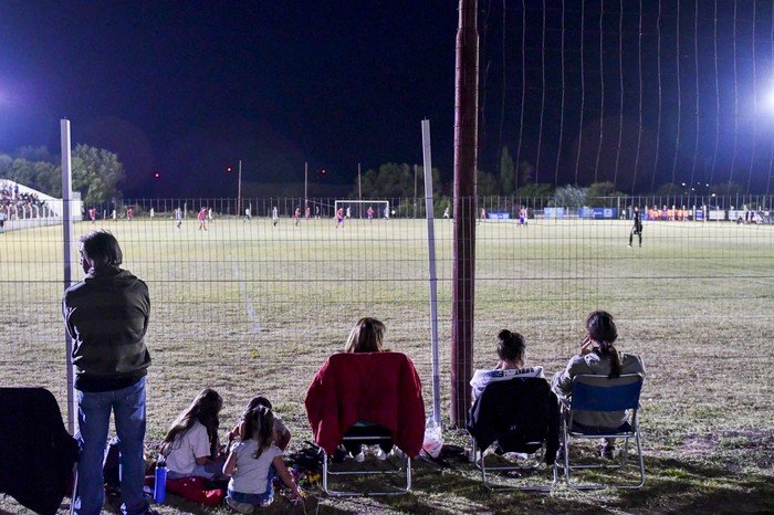 Previa del partido entre Colonia Interior y Colonia Capital en el Complejo 5 de octubre de Rosario, por la cuarta fecha de la Copa Nacional de Selecciones, Confederación del Sur, el 18 de enero. · Foto: Ignacio Dotti