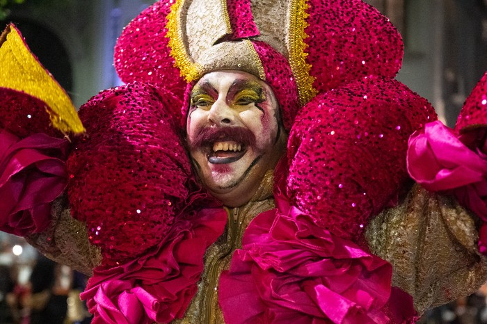 Un título Viejo, en el desfile inaugural del carnaval 2025 en 18 de julio, el 23 de enero · Foto: Gianni Schiaffarino