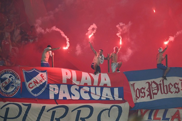 Hinchada de Nacional, el 26 de enero, en el estadio Centenario. · Foto: Alessandro Maradei