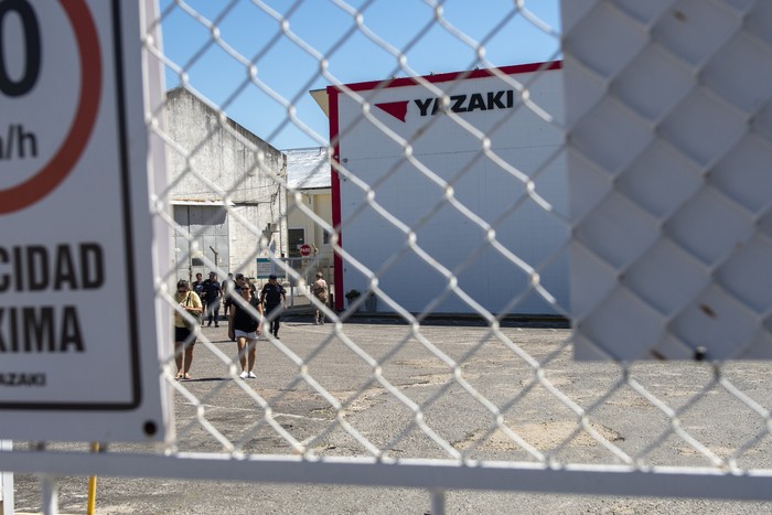 Planta de Yazaki en Colonia del Sacramento, el 30 de enero, ante el anuncio de cierre. · Foto: Ignacio Dotti