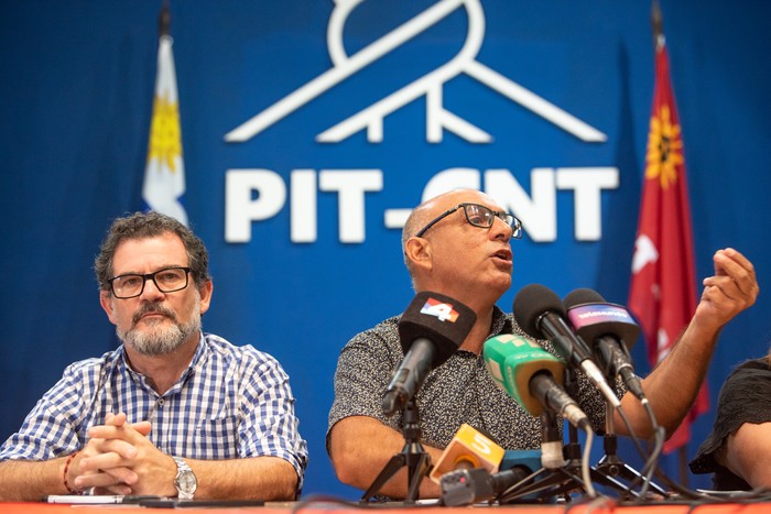 Danilo Dárdano y Marcelo Abdala,  durante la conferencia de prensa por el cierre de la empresa Yazaki. · Foto: Gianni Schiaffarino