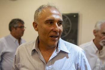 Daniel Palomares, proclamado candidato a la Intendencia de Colonia, durante la Convención Departamental del Partido Colorado (archivo, febrero de 2025). · Foto: Ignacio Dotti