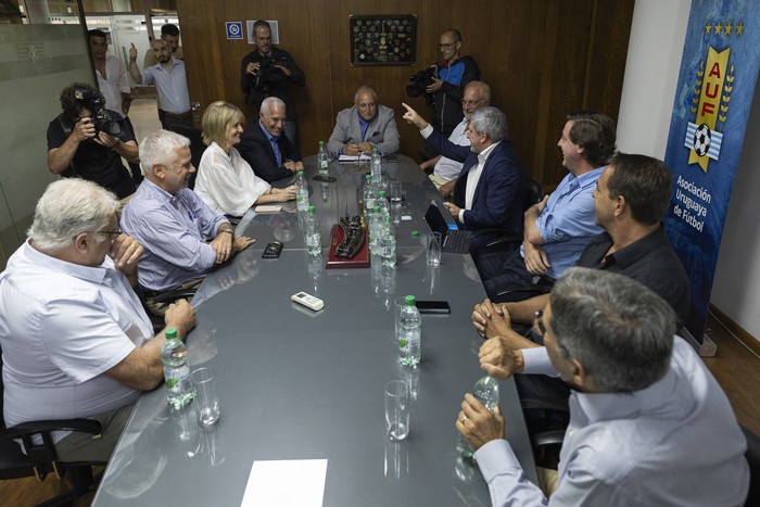 Durante la reunión , el 5 de febrero, en la Torre Alemania. · Foto: Rodrigo Viera Amaral