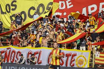 Hinchada de Progreso (archivo, febrero de 2025). · Foto: Ernesto Ryan