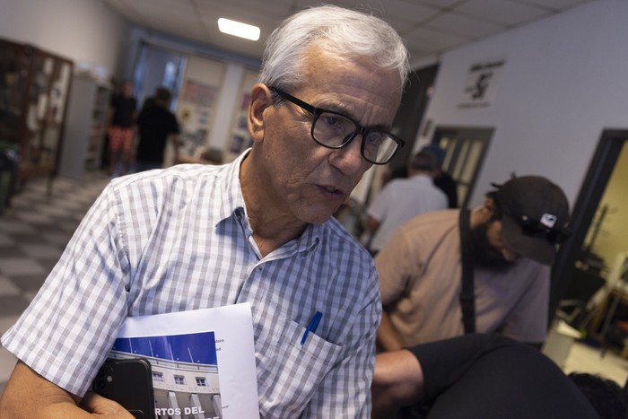 Juan Castillo, el 23 de febrero, durante una jornada de trabajo en el PIT-CNT. · Foto: Ernesto Ryan