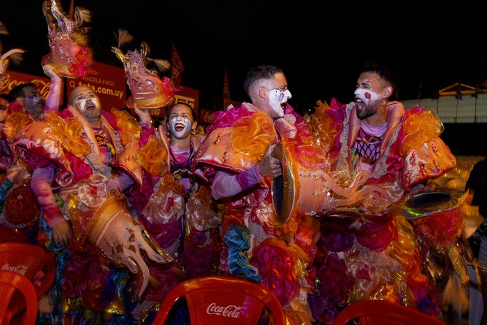 Murga La Trasnochada, el 27 de febrero en el tablado 1º de Mayo. · Foto: Rodrigo Viera Amaral