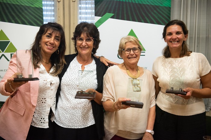 Gabriela García, Marta Ricca, Zuli Viazzi y Carolina Ferrari, durante el homenaje en CAF. · Foto: Gianni Schiaffarino