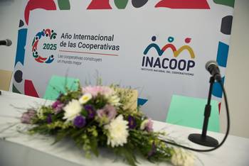 Sede de Inacoop, en la Ciudad Vieja de Montevideo. · Foto: Gianni Schiaffarino