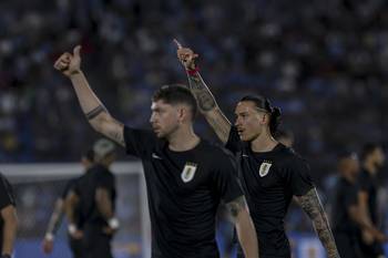 Federico Valverde y Darwin Núñez, de la selección uruguaya, en un partido por Eliminatorias en el Centenario, el 21 de marzo de 2025. · Foto: Rodrigo Viera Amaral