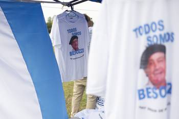 "Todos somos Besozzi", manifestación en apoyo a Guillermo Besozzi en Soriano (archivo, marzo de 2025). · Foto: Alessandro Maradei