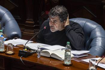 Óscar Andrade durante una sesión de la Cámara de Senadores (archivo, abril de 2025). · Foto: Ernesto Ryan
