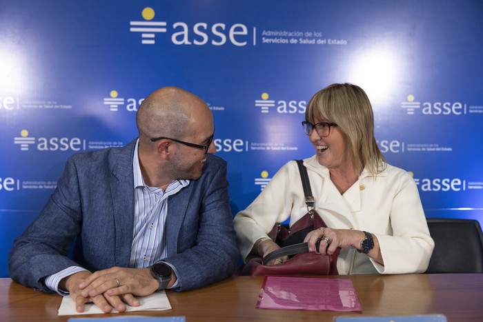 Álvaro Danza y Cristina Lustemberg, en ASSE (archivo, abril de 2025). · Foto: Ernesto Ryan