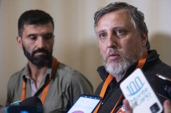 Luis Guigou y Enrique Méndez, en el Palacio Legislativo. · Foto: Alessandro Maradei