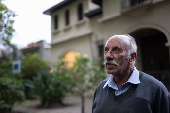 Ricardo de Izaguirre, en rueda de prensa, el 4 de abril, en la sede del Inale, en el Prado de Montevideo. · Foto: Mara Quintero