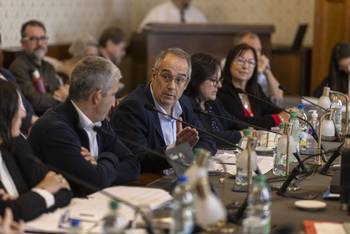 El ministro de Educación y Cultura y las autoridades de la educación durante su presencia en la Comisión de Educación y Cultura del Senado. · Foto: Ernesto Ryan