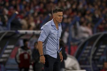 Pablo Peirano, durante un partido por Copa Libertadores en el estadio Gran Parque Central (archivo, abril de 2025). · Foto: Rodrigo Viera Amaral
