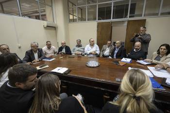 Reunión para tratar el tema de las licencias médicas de funcionarios públicos (archivo, abril de 2025). · Foto: Mara Quintero