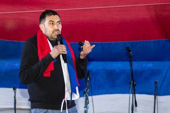 Marcos Musselli, durante la campaña electoral en el comité Jorge Perrou de Tarariras. (archivo, setiembre de 2024) · Foto: Ignacio Dotti