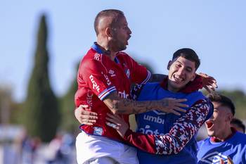 Nicolás López luego de convertir el primer gol de Nacional ante Miramar Misiones, el 18 de abril, en el estadio Parque Artigas, en Canelones. · Foto: Rodrigo Viera Amaral