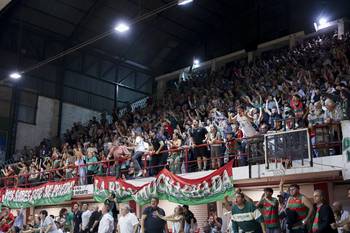Hinchada de Aguada (archivo, abril de 2025). · Foto: Rodrigo Viera Amaral