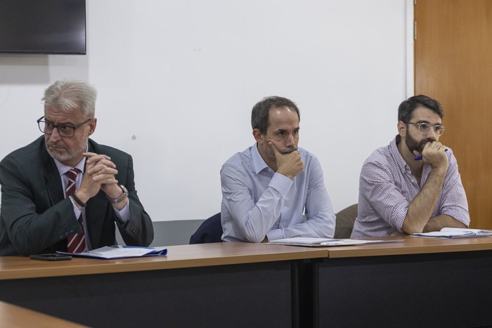 Leandro Di Doménico, Hugo Bai, Ariel Cancio, durante una reunión de la fase preparatoria del diálogo social sobre seguridad y protección social, en la sede del PIT-CNT, en Montevideo (archivo, abril de 2025). · Foto: Rodrigo Viera Amaral