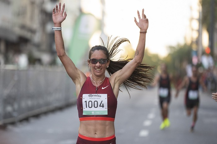 María Pía Fernández en la llegada de la media maratón de Montevideo. (archivo, mayo de 2025) · Foto: Alessandro Maradei