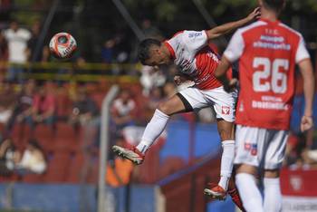 Juan Fagúndez, de Tacuarembó, durante la final del Torneo Competencia, en el Parque Palermo (archivo, mayo de 2025). · Foto: Gianni Schiaffarino