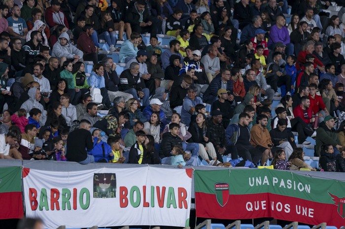 Hinchada de Boston River en el estadio Centenario. (archivo, mayo de 2025) · Foto: Rodrigo Viera Amaral