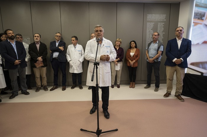 El doctor Álvaro Villar durante la inauguración del Centro de Diálisis del Hospital de Clínicas. · Foto: Mara Quintero