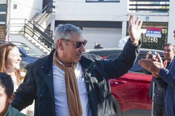 Carlos Enciso, cuando concurrió a votar en Florida. · Foto: Marcelo Ruiz