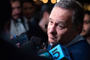 Álvaro Delgado, el 11 de mayo, en la sede de campaña de Martín Lema. · Foto: Gianni Schiaffarino