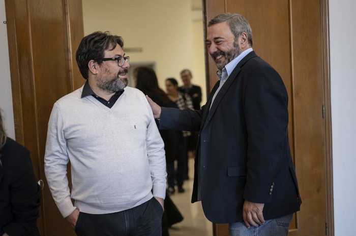 Mauricio Zunino y Mario Bergara en el Palacio Municipal. · Foto: Mara Quintero
