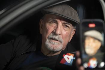 Mario Carrero cuando se retiraba de la chacra de Mujica y Topolansky. · Foto: Alessandro Maradei