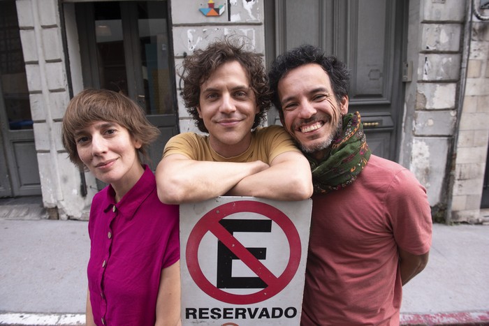 Eva Harvez, Lucho Milocco y Cássio Carvalho, Pim Pau. · Foto: Gianni Schiaffarino