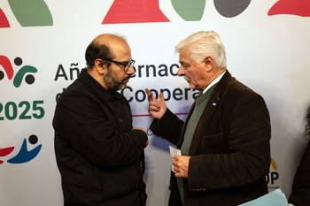Sebastián Valdomir y Juan Carlos Canessa, el 22 de mayo, en la sala de eventos especiales del Palacio Legislativo. · Foto: Mara Quintero