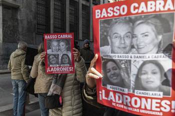 Damnificados se manifiestan frente a Fiscalía (archivo, mayo de 2025). · Foto: Alessandro Maradei