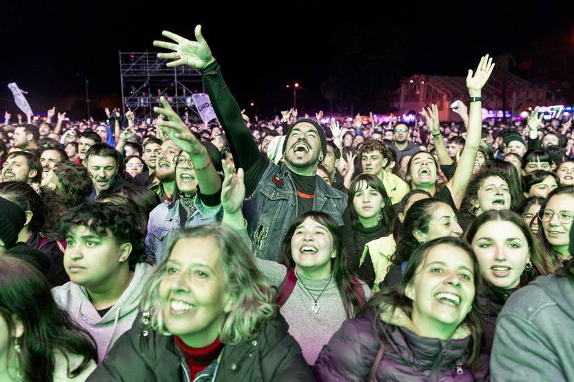 20250526 Cosquín Público Cierra