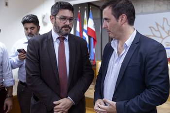 Adrián Juri y Conrado Rodríguez, el 26 de mayo, en el anexo del Palacio Legislativo. · Foto: Rodrigo Viera Amaral