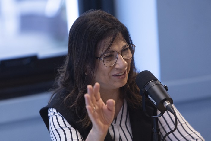 Blanca Rodríguez en _la diaria_ Radio, en el Café _la diaria_. · Foto: Ernesto Ryan