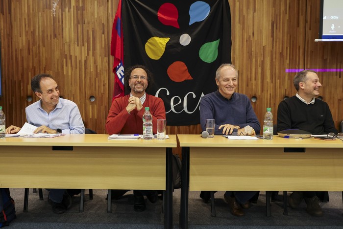 Fernando Miranda, Héctor Cancela, Gregory Randall y Nicolás Wschebor en la Facultad de Ciencias Sociales. · Foto: Rodrigo Viera Amaral
