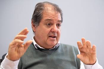 Daniel Alza, presidente de la Caja de Profesionales Universitarios. · Foto: Gianni Schiaffarino