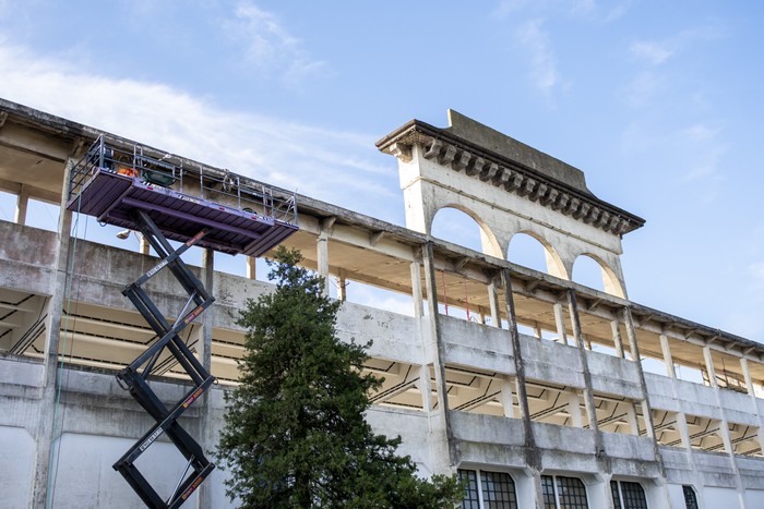 Remodelación del frontón de pelota vasca de Colonia del Sacramento (archivo, junio de 2025). · Foto: Ignacio Dotti