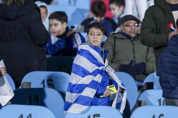 Hinchada de Uruguay en las Eliminatorias Sudamericanas, rumbo al Mundial de Canadá, Estados Unidos y México de 2026, el 10 de junio de 2025. · Foto: Rodrigo Viera Amaral