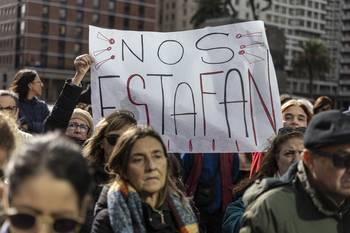 Movilizacion de Profesionales Independientes en Defensa de la Caja Profesional, en la Torre Ejecutiva · Foto: Ernesto Ryan
