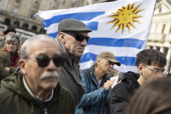 Movilización de los cincuentones y profesionales contra la reforma de la Caja Profesional, en Torre Ejecutiva. · Foto: Ernesto Ryan