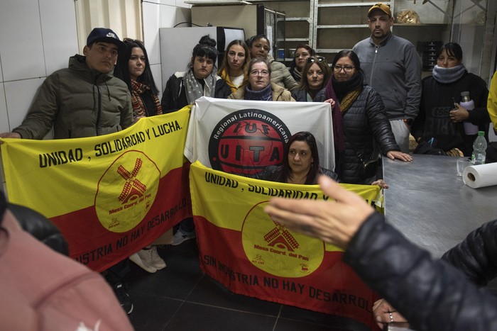 Trabajadores en La Vienesa. · Foto: Gianni Schiaffarino