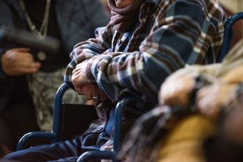 Foto principal del artículo 'Red Pro Cuidados advierte que la asignación presupuestal no es suficiente para la lista de espera de 7.000 personas en el Sistema de Cuidados' · Foto: Gianni Schiaffarino