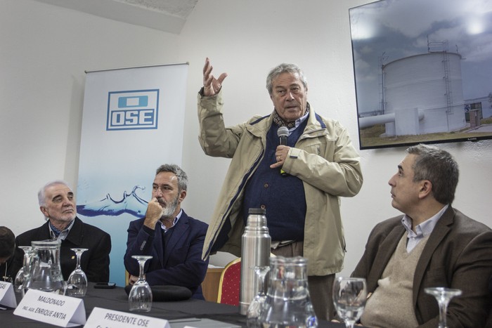 Intervención del intendente Enrique Antía, durante la asunción de autoridades de OSE-UGD el 20 de junio en Maldonado. · Foto: Gabriel Rousserie